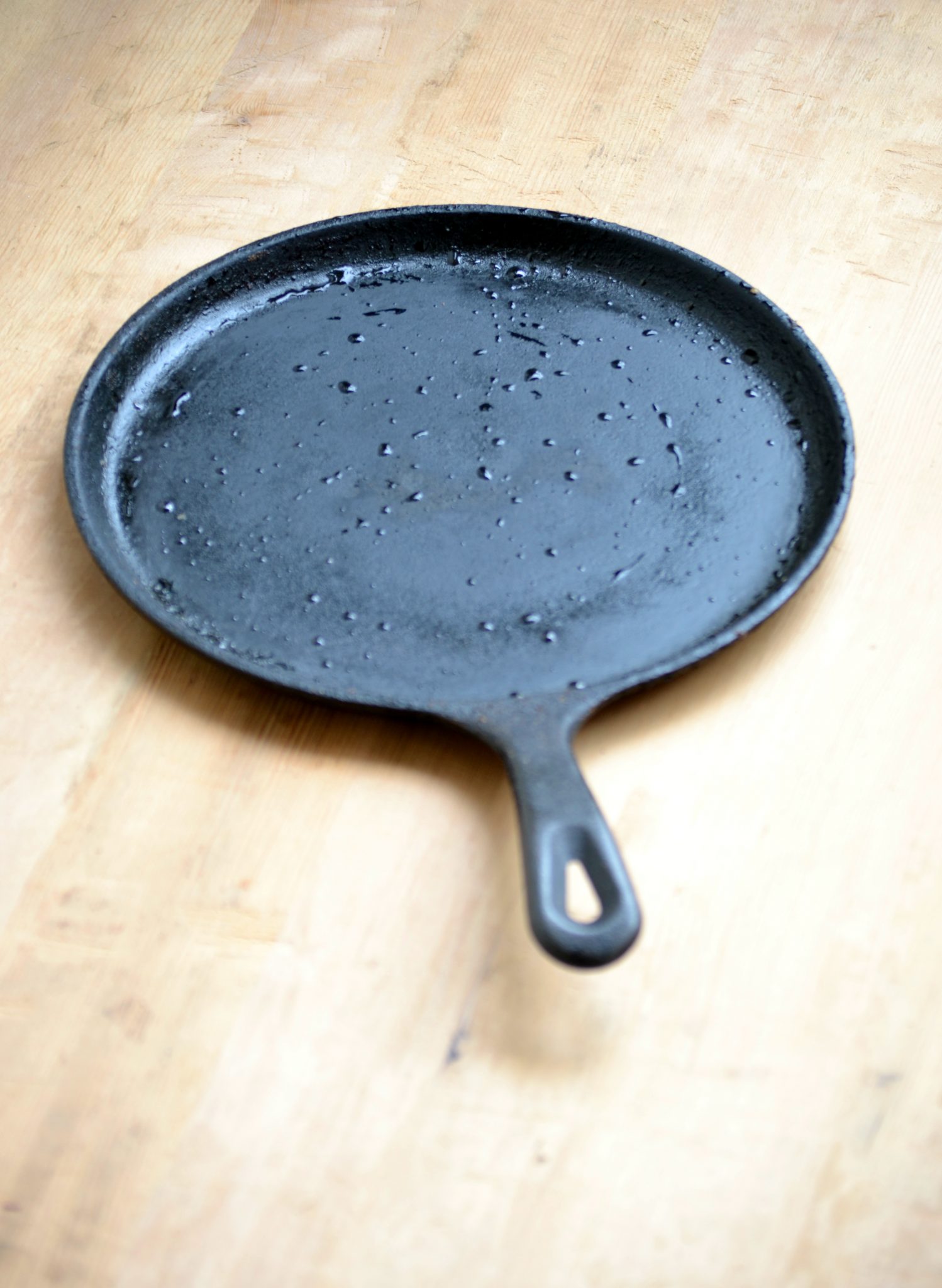 How to season your iron dosa pan
