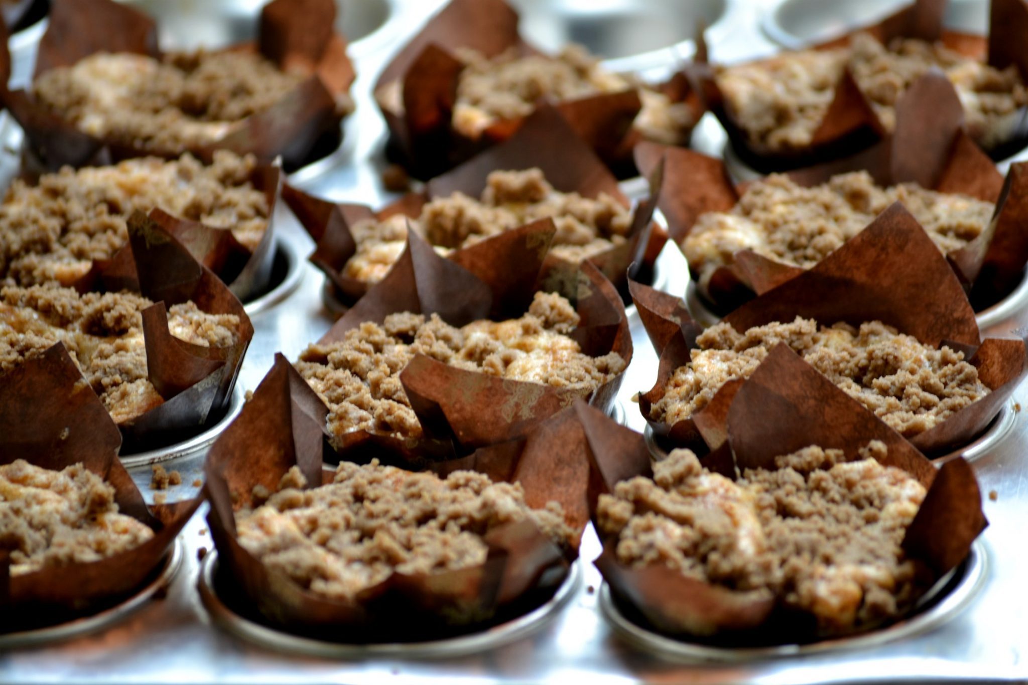 Bakery style eggless banana crumb muffins - 16