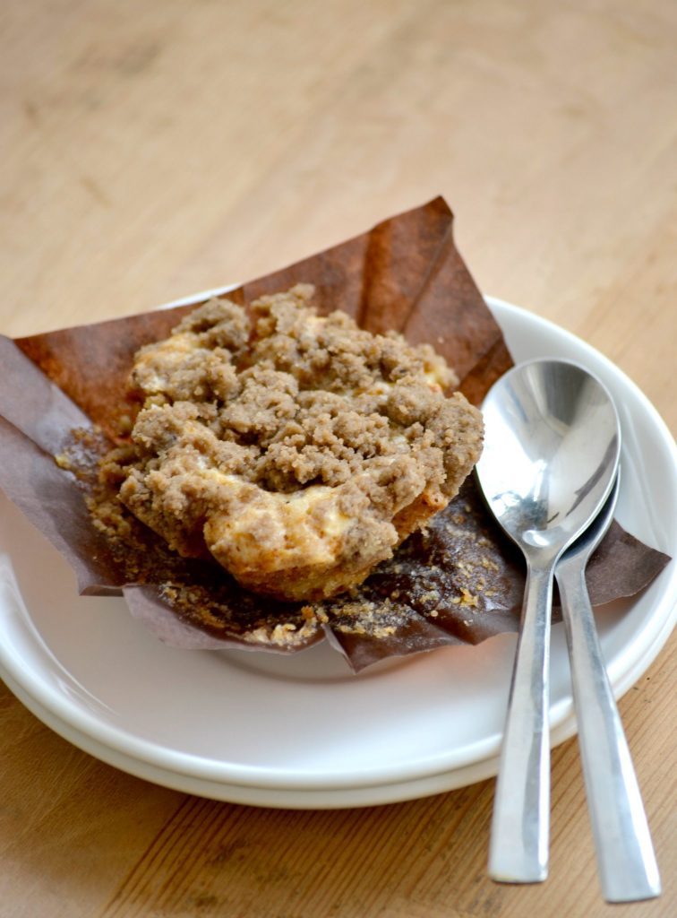 Bakery style eggless banana nut muffins - 5