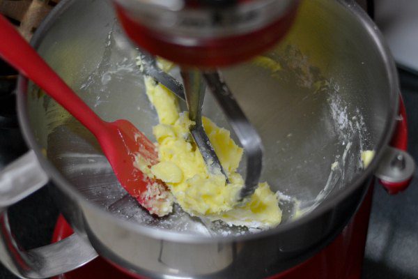 scrape-the-bowl-inbetween |kannammacooks.com #bakery#cookies#teashop#biscuits#recipe
