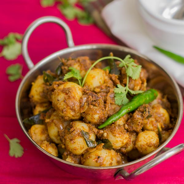 South-indian-style-chettinad-urlai-roast-potato-roast-recipe |kannammacooks.com #potatoes #chettinad #tamilnadu #side-dish #recipe #baby-potatoes
