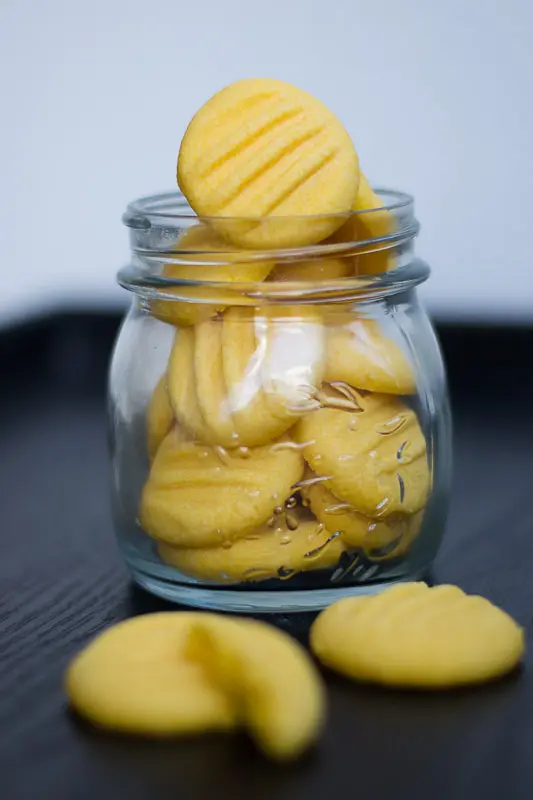 custard-cookies-biscuit
