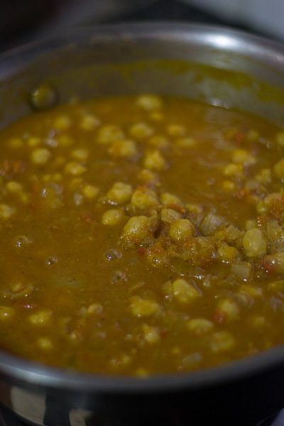 Easy-Chana-Masala-Recipe- Hearty-Indian-Chickpea-curry - 22