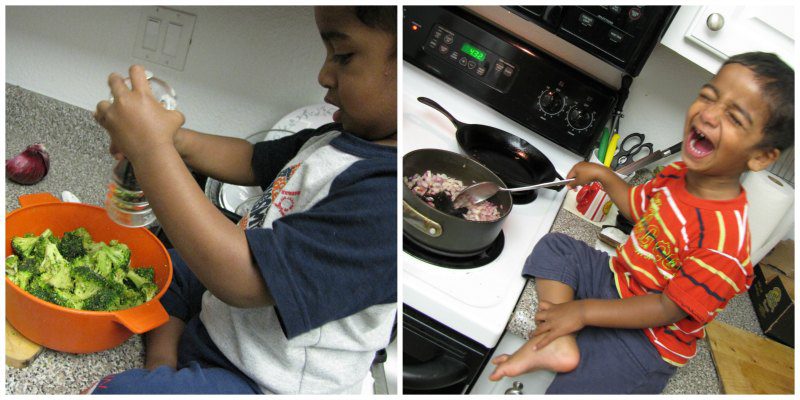 Easy-fast-rise-DIY-mini-pizza-project-for-childrens-party-young |kannammacooks.com #mini #pizza #diy #dough #from #scratch #fun #with #children #pizza #project - 12