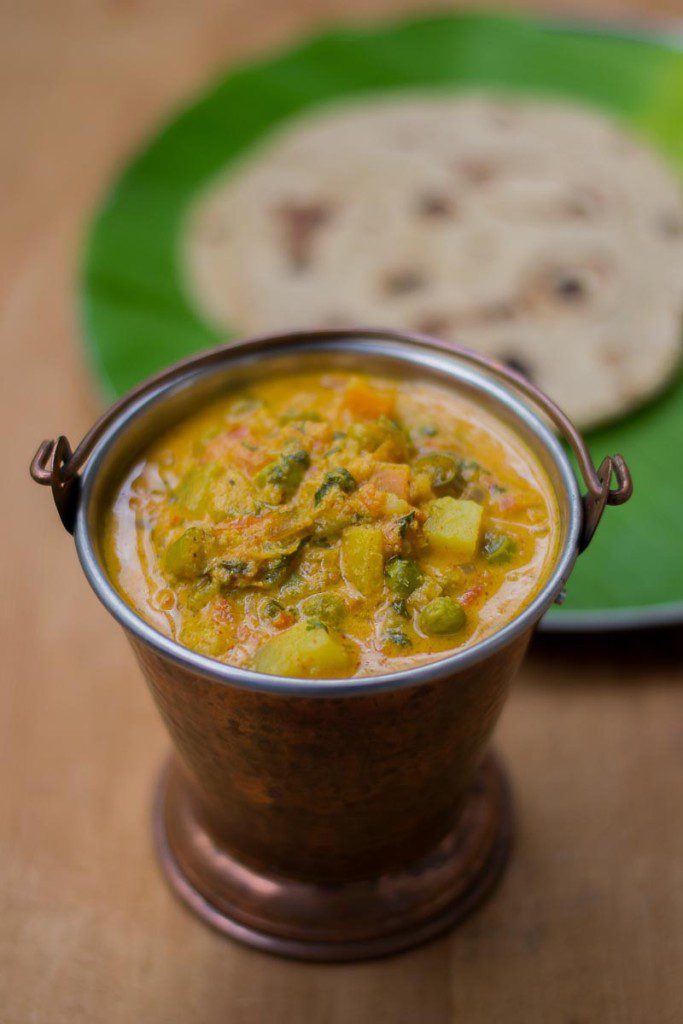 Hotel-Saravana-Bhavan-Chapati-Parotta-Vegetable-Kurma-Recipe-1-2
