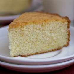 Moist-fluffy-best-simple-vanilla-cake-hot-milk-cake-indian-tea-cake-crumb1 |kannammacooks.com #indian #tea #cake #vanilla #sponge #plain #crumb #yummy