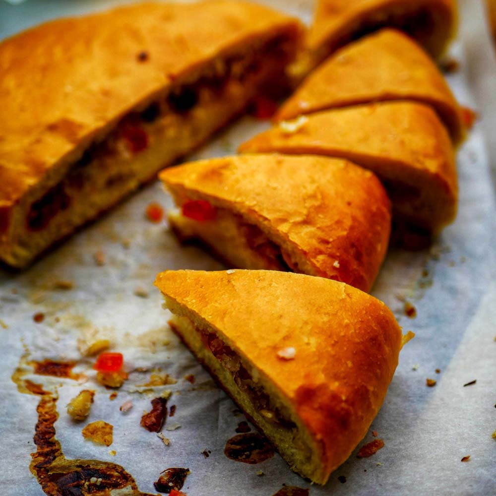 Thengai-bun-tamil-Indian-bakery-style-coconut-bun-oven-recipe-1-2