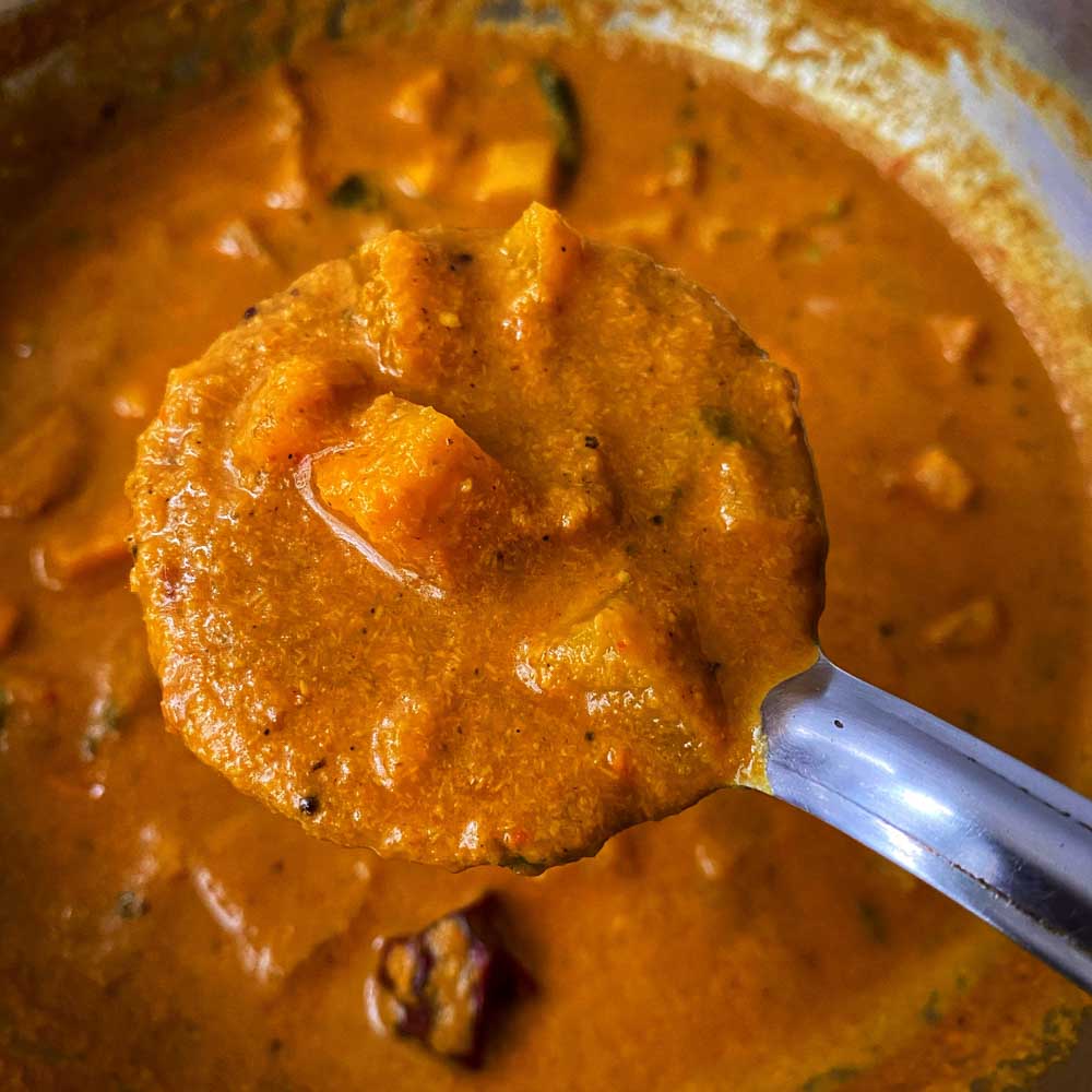 Arasanikai Kuzhambu – Yellow Pumpkin Curry Recipe