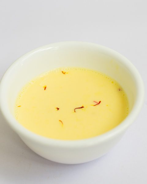 badam-halwa-step-by-step-recipe-milk-saffron-soak - 4