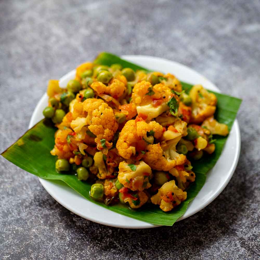 Cauliflower Pattani Masala | Cauliflower Peas Dry Curry