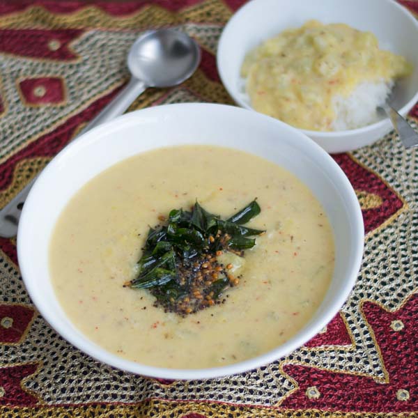 chow-chow-chayote-squash-kootu-south-indian-brahmin-recipe-with-coconut |kannammacooks.com #lentils #stew #vegan #curry #chayote #chowchow #kootu #curry #coconut #yummy #south #indian #recipe