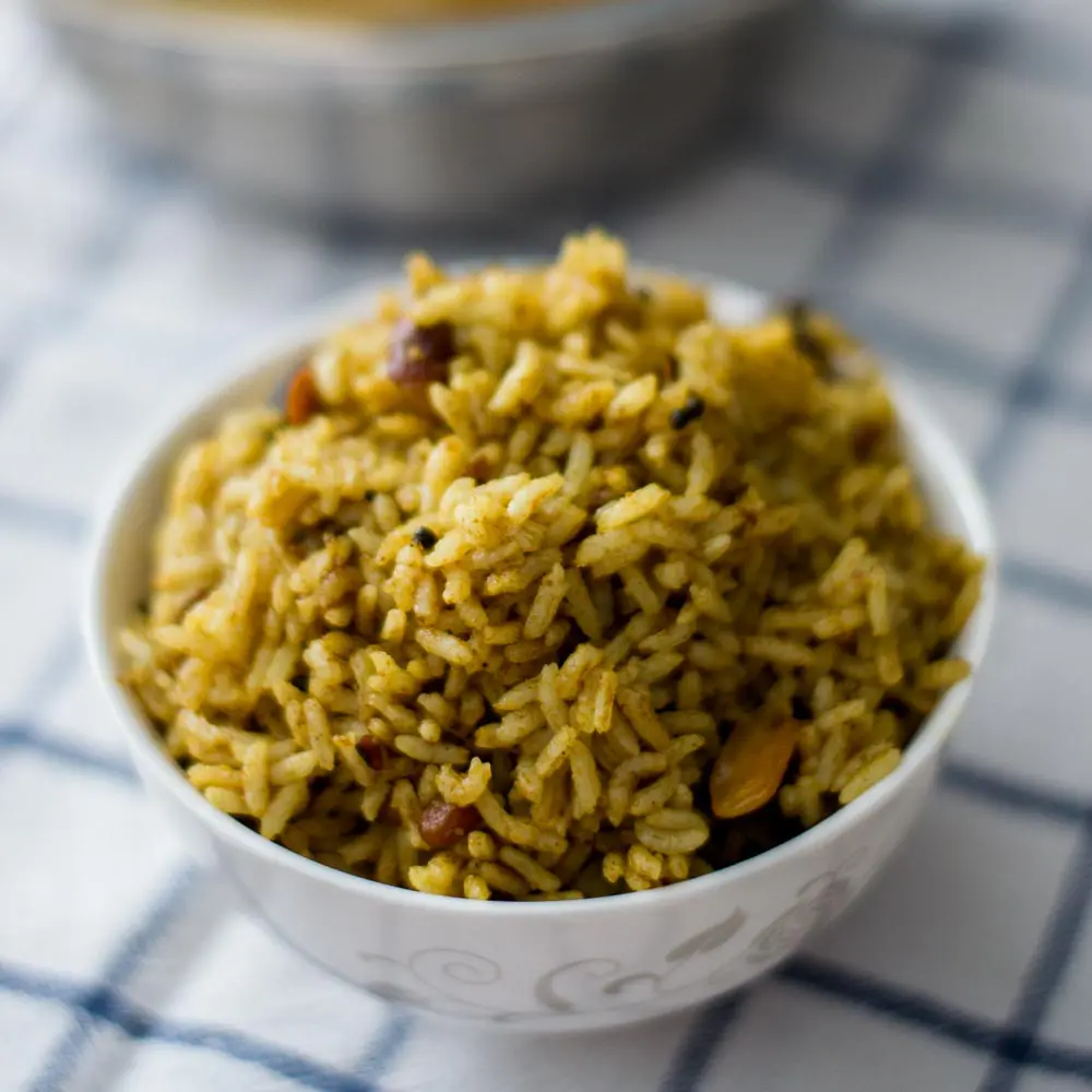 iyengar-puliyodharai-pulikaachal-recipe