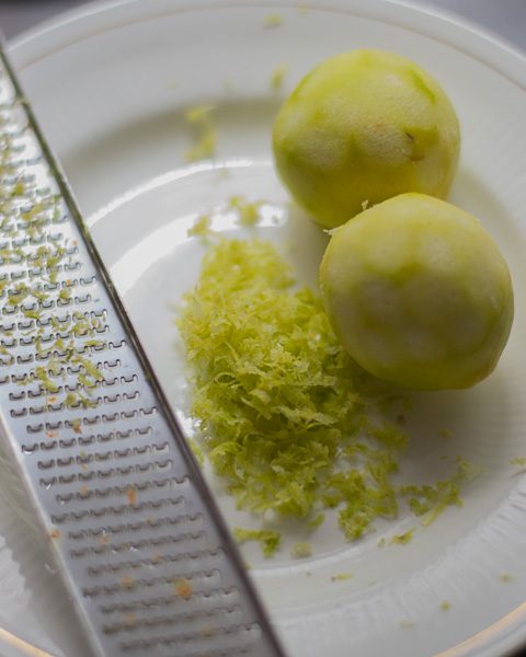 key-lime-pie-ice-pops-popsicles-paletas-limon-easy-recipe-zest - 14