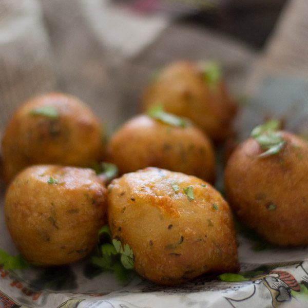 mangalore-bonda-maida-bonda-flour-bajji-goli-baje-recipe-preparation |kannammacooks.com #hush #puppies #south #indian #mangalore #bonda #bajji #tea #time #snack #deep #fried #yummy #fritters - 1