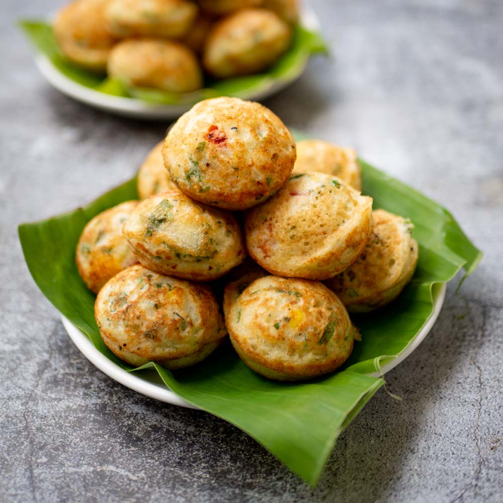 Masala Muttai Paniyaram Recipe | Egg Paniyaram With Veggies