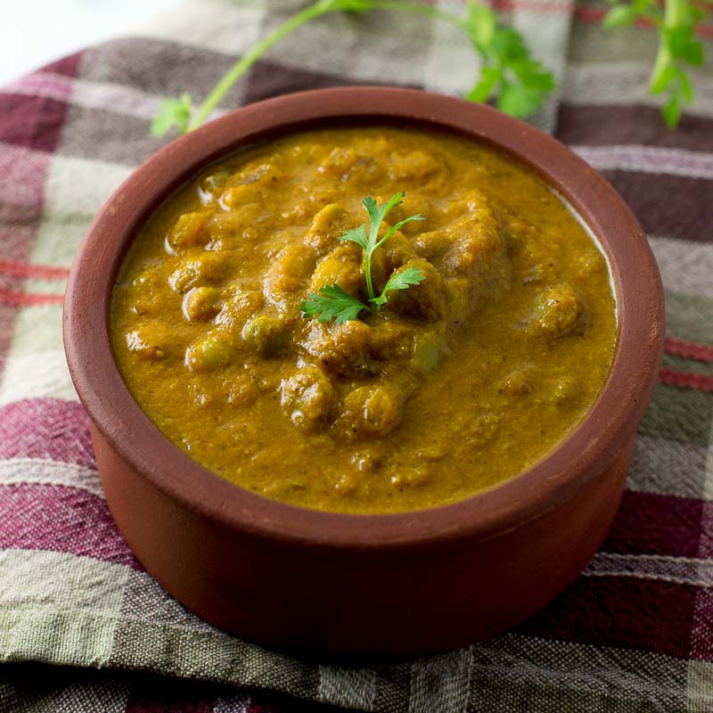 Mochai Kuzhambu Recipe – Field Beans Curry