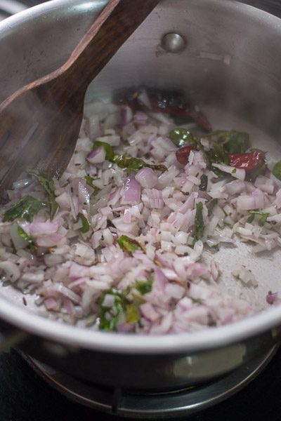 south-indian-tamilnadu-carrot-cabbage-poriyal-thoran-recipe-onions