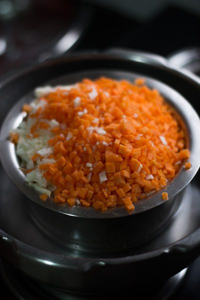 south-indian-tamilnadu-carrot-cabbage-poriyal-thoran-recipe-steam
