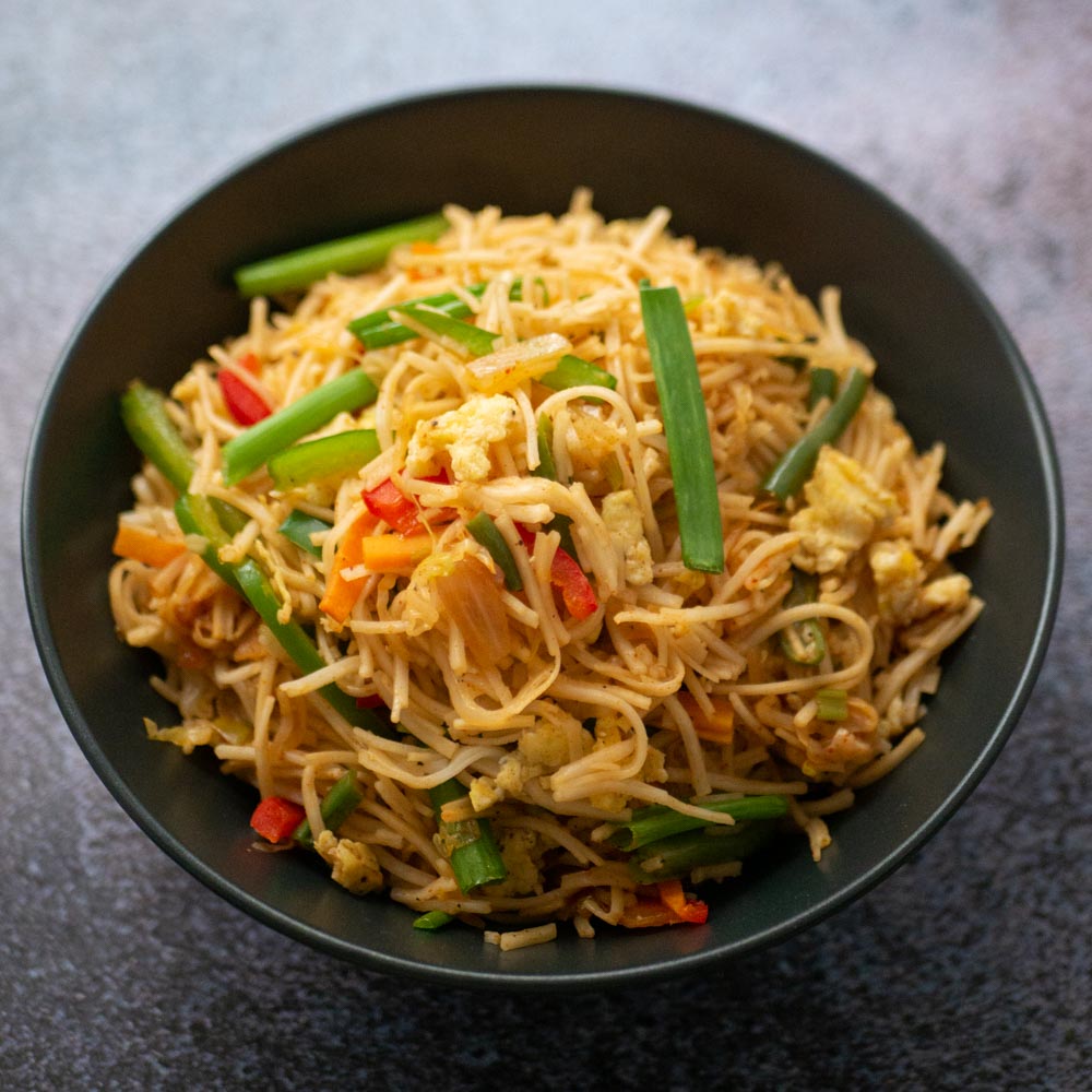 Chicken Hakka Noodles Recipe + Video