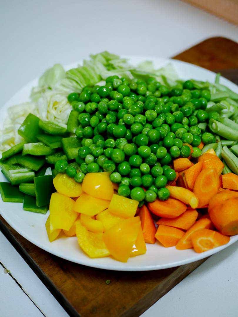 thai-green-curry-from-scratch-vegetarian-vegan-curry-paste-recipe-2 - 9