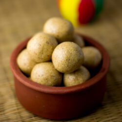 thinai-maavu-laddu-foxtail-millet-laddu-recipe-4