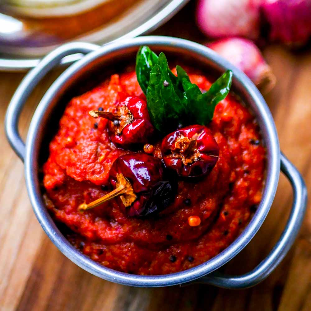 Chinna Vengayam Chutney , Small Onion Chutney for Idli and Dosai Recipe