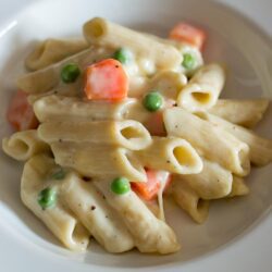white-sauce-pasta-with-cheese